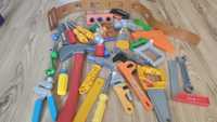 Zabawki/ narzędzia dla chłopca