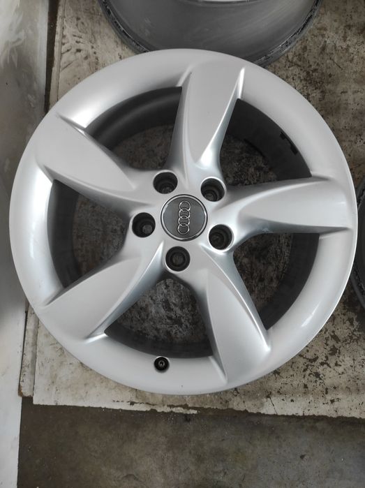28 Felgi aluminiowe ORYGINAŁ AUDI R 17 5x112 otwór 66,6 Bardzo Ładne