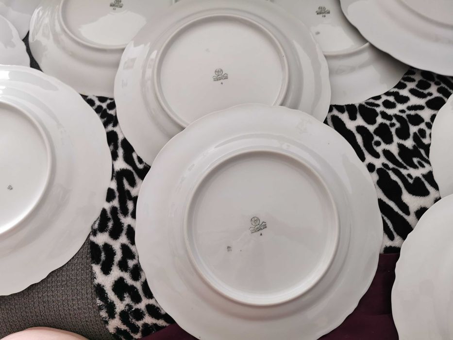 PRL zestaw 12 talerzy obiadowych porcelana