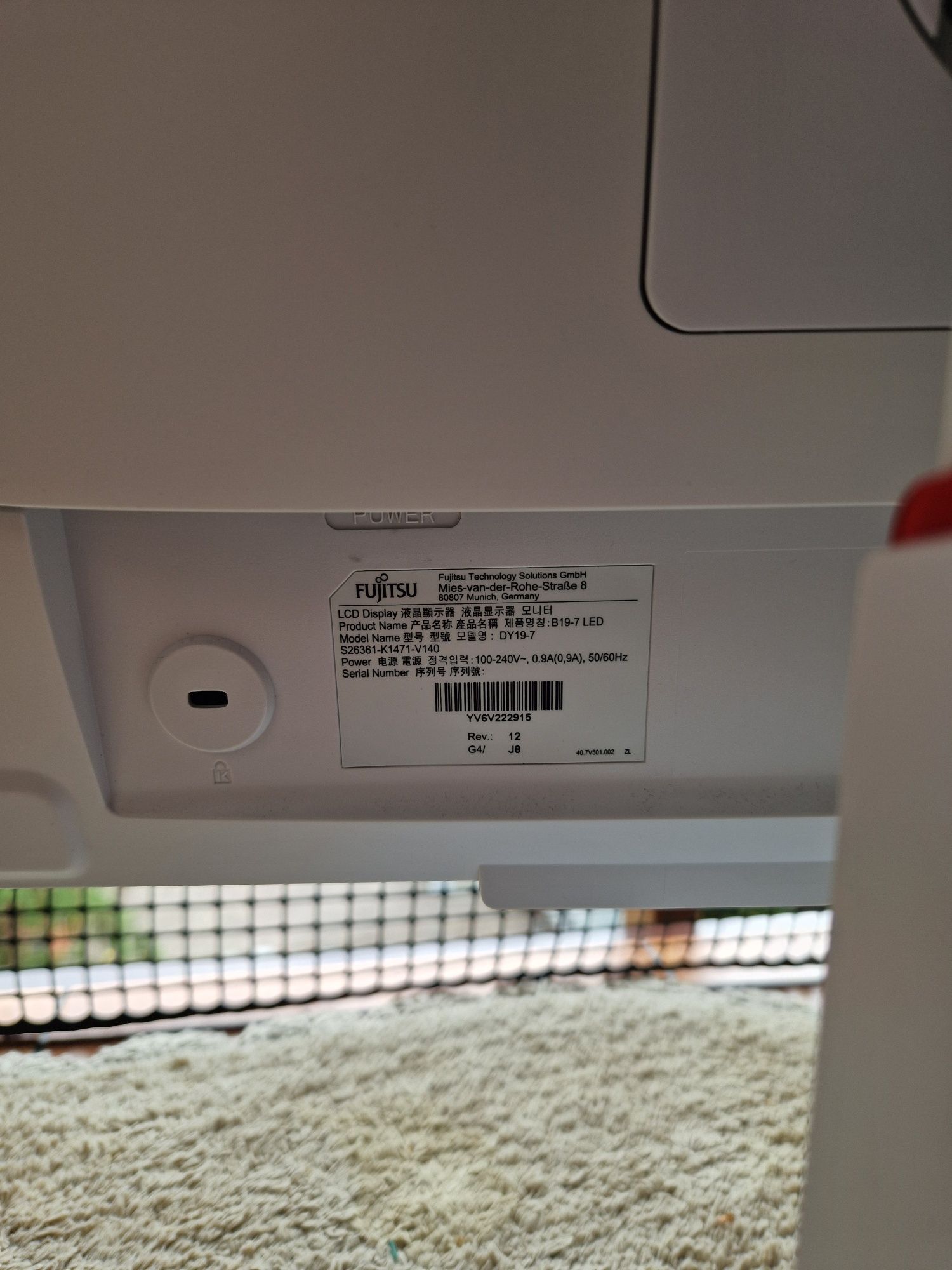 Monitor 19 cali Fujitsu B19-7 Led używany