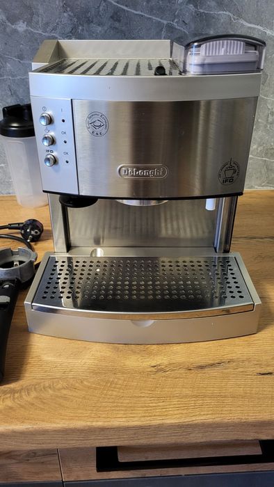 Ekspres do kawy Delonghi EC750