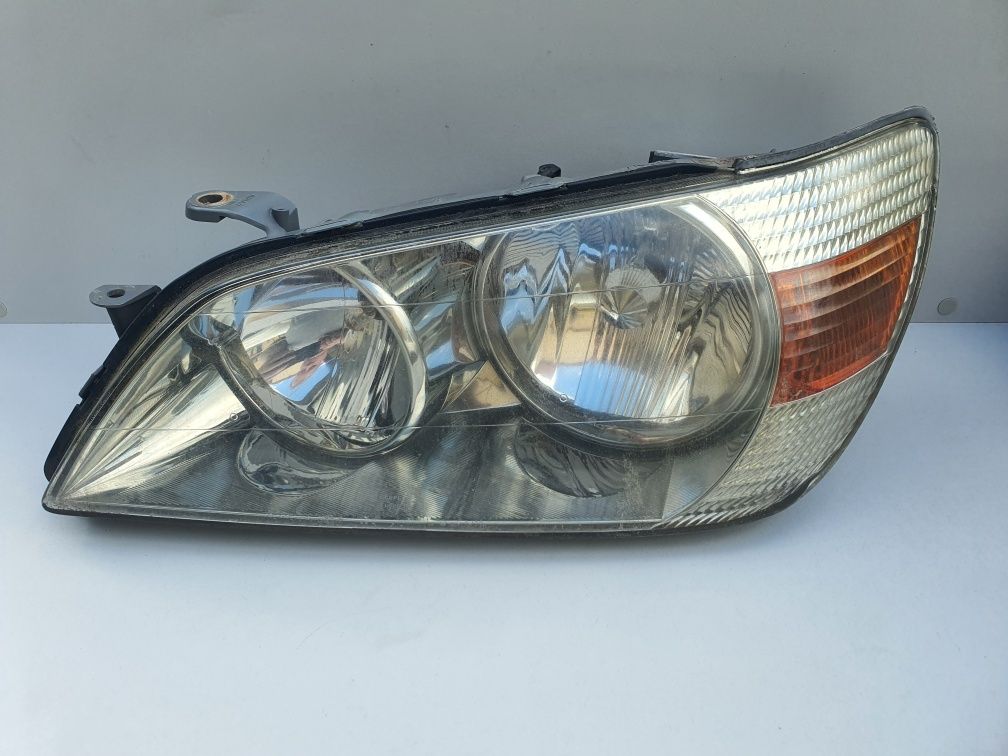 LEXUS IS200 IS300 lampa lewa EU 99-05