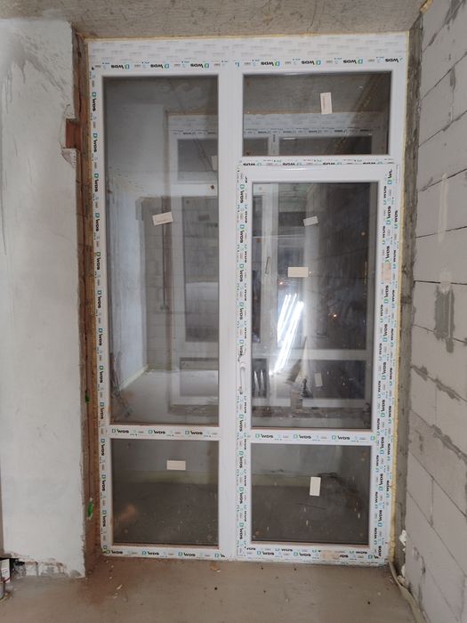 Балконне вікно з дверима