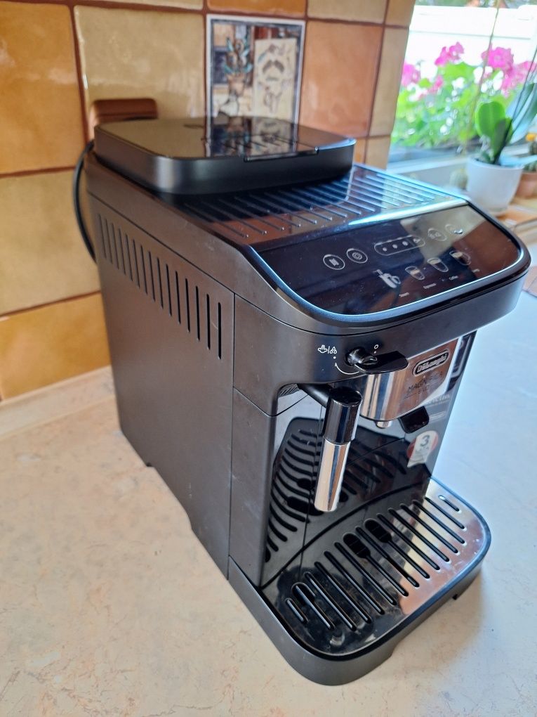 Ekspres De'Longhi Magnifica Evo
