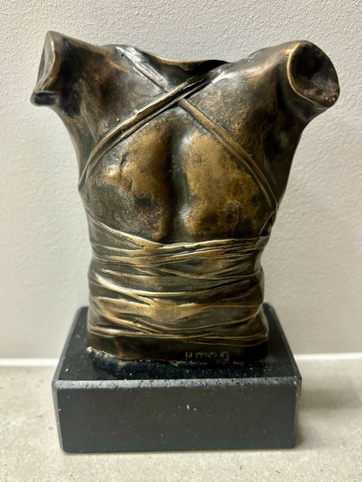 Igor Mitoraj Cuirasse Pancerz 1986 Oryginalna sygnowana rzeźba z brązu