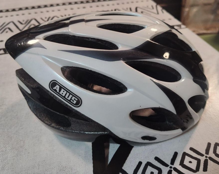 Kask rowerowy Abus model Spider.