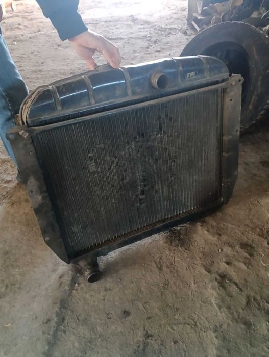 продам радиатор зил 130 и запчасти