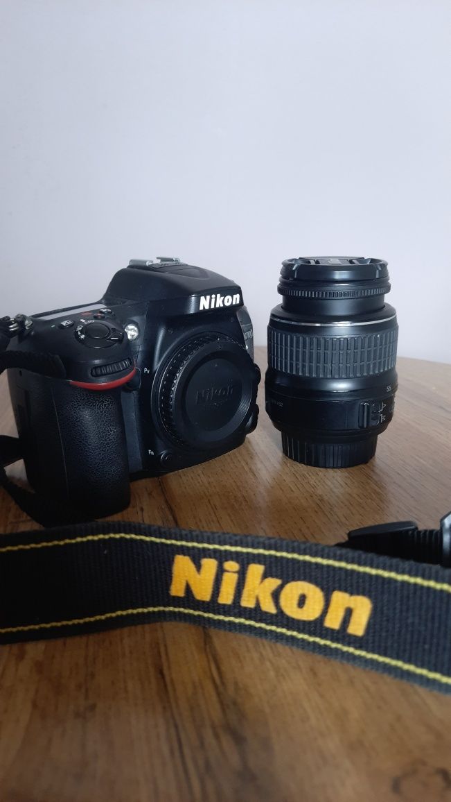 Lustrzanka Nikon d7100 z obiektywem