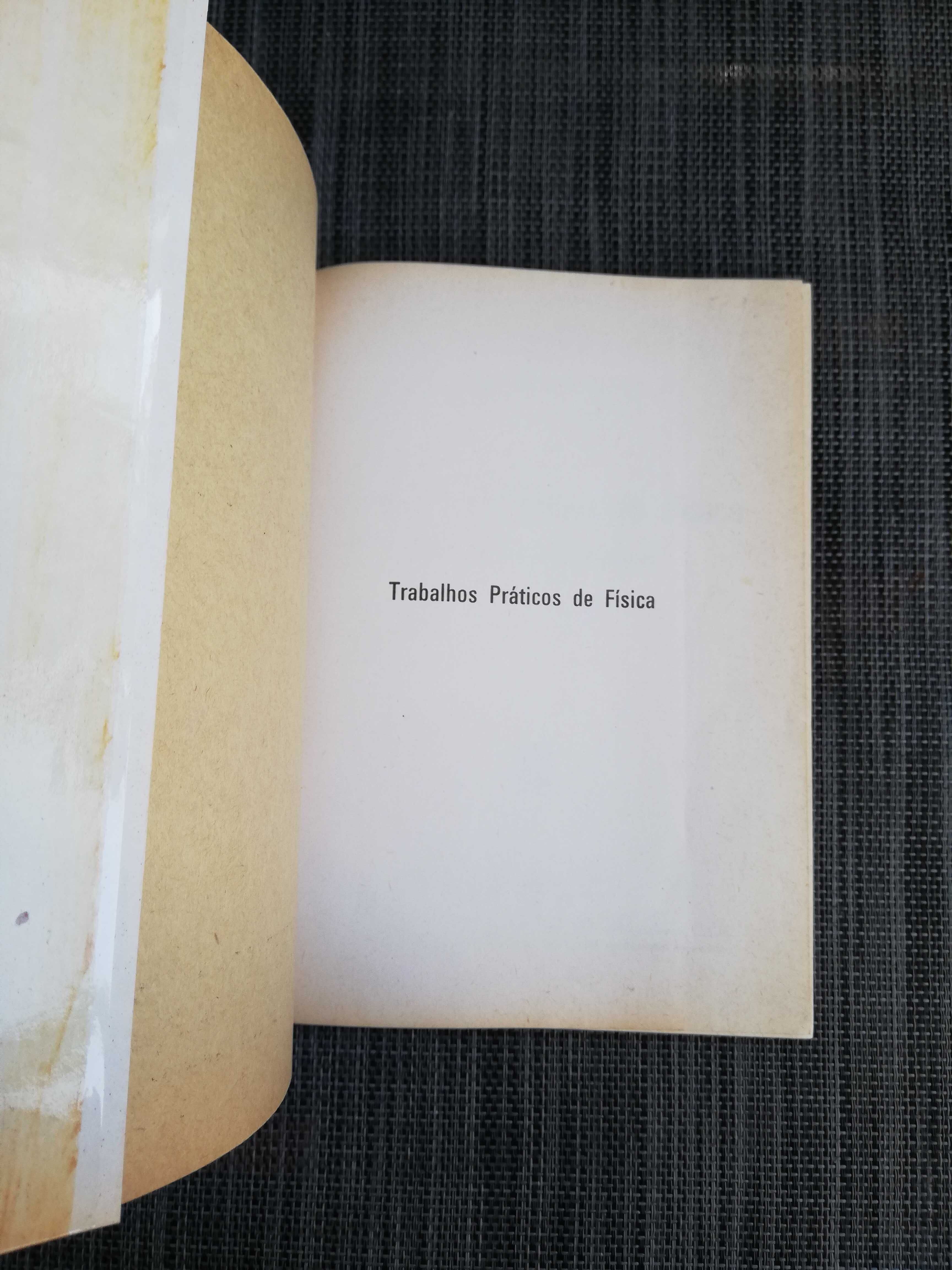 Trabalhos Práticos de Física