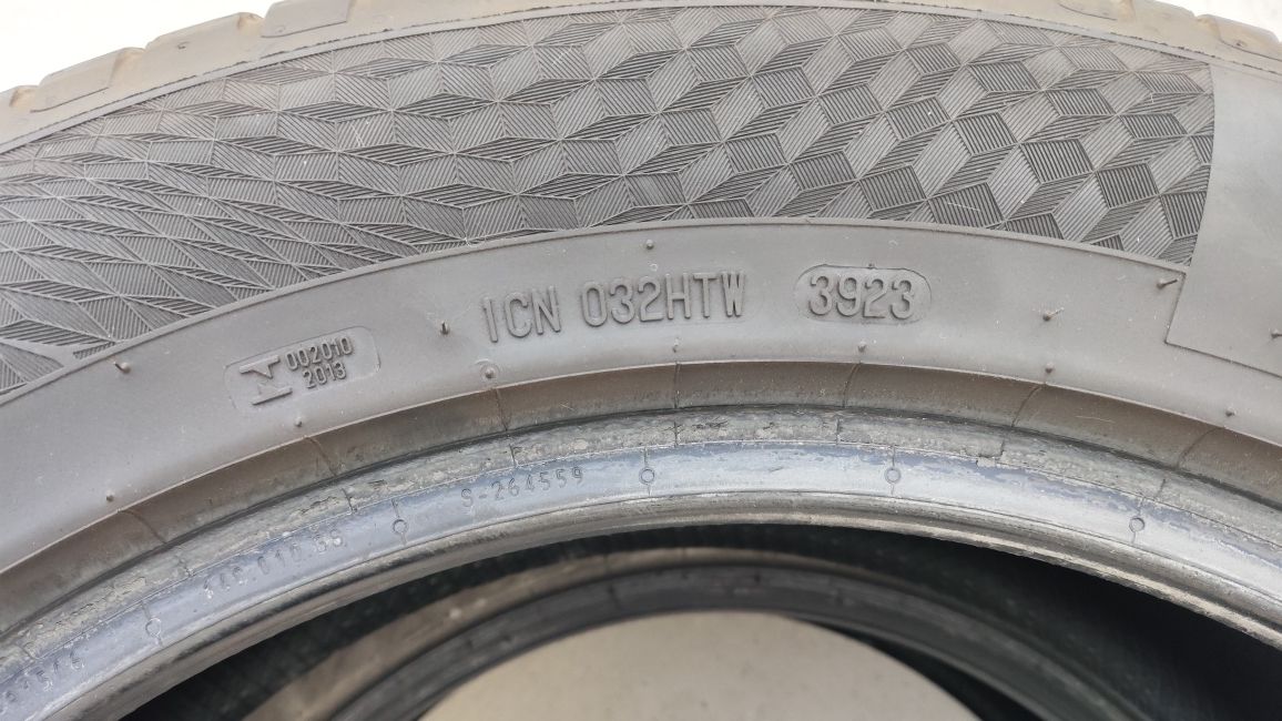 Pneus continental semi novos 225 55 R18