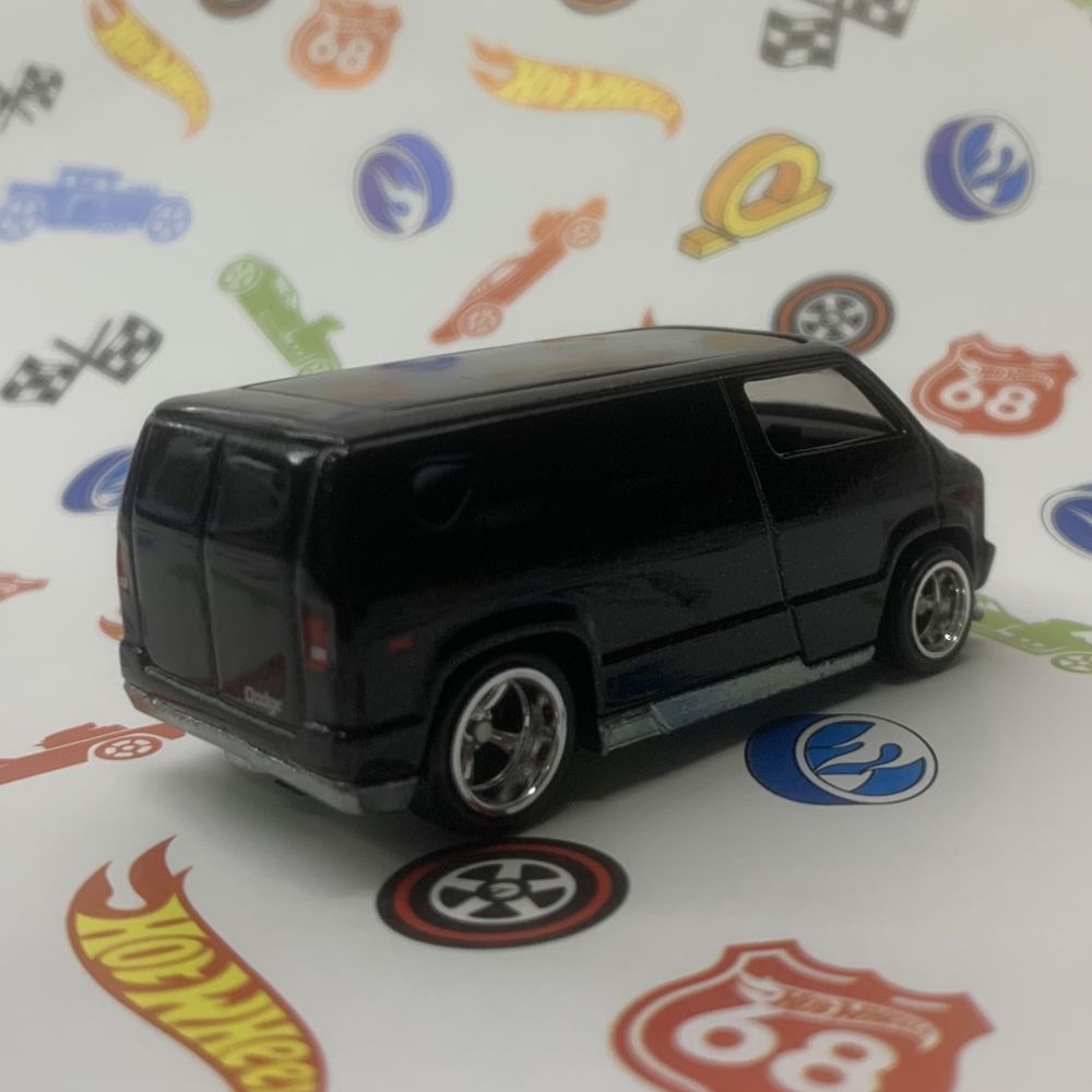 Hot Wheels ‘77 Custom Dodge Van