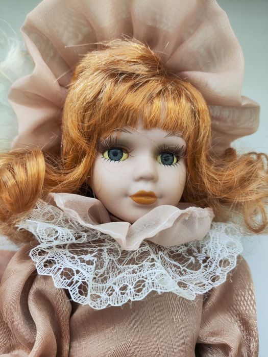 Фарфорова лялька