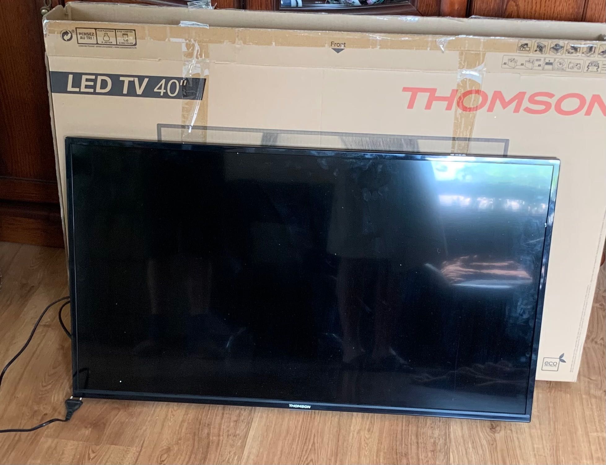 Telewizor Thomson 40”