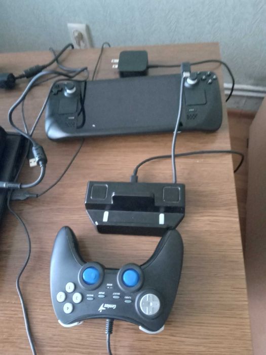 Продам портативную приставку