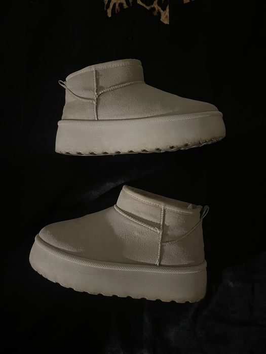 Уггі бежеві  жіночі