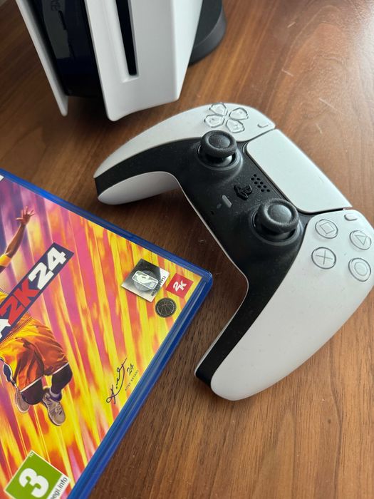 Playstation 5  825gb + 3 jogos