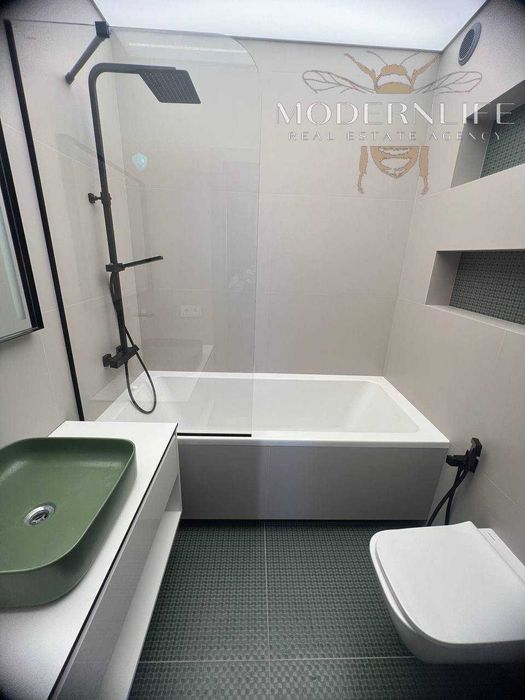 Файна Таун Продаж 3  кімнатної квартири