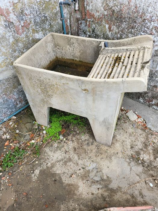 Tanque de lavar roupa em cimento