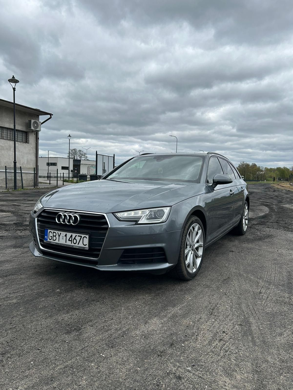 Sprzedam Audi A4b9,190km