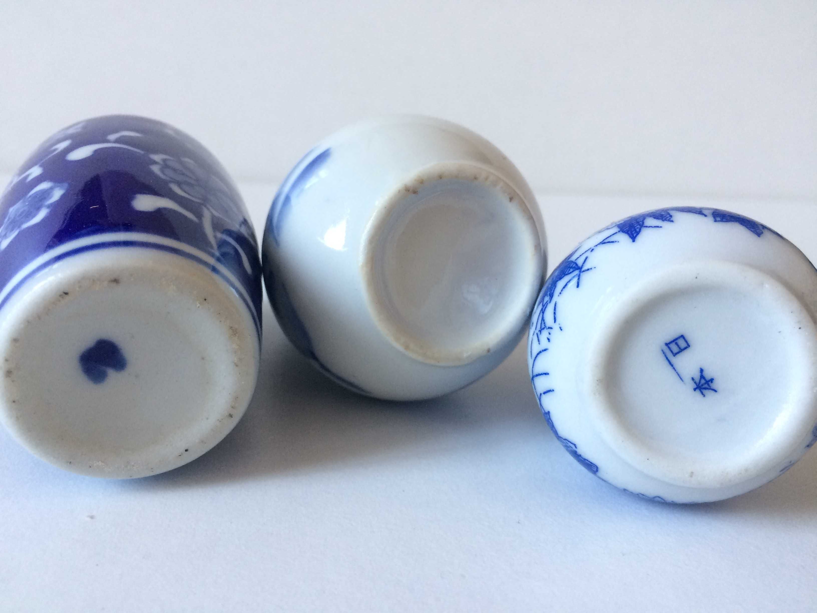 Trzy wazoniki porcelanowe Japonia/Chiny