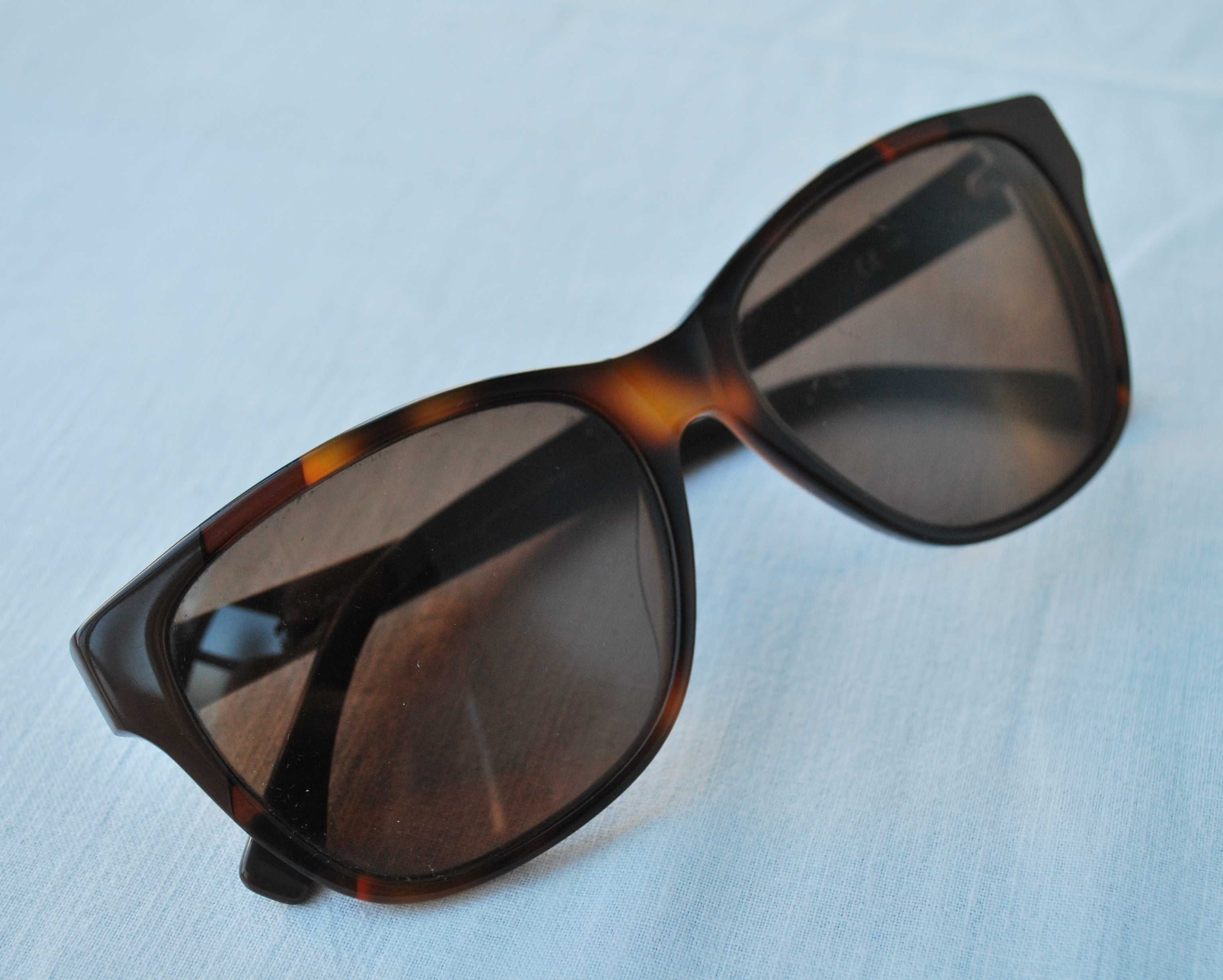 Armação Ray-Ban Clubmaster RB3016 W0365