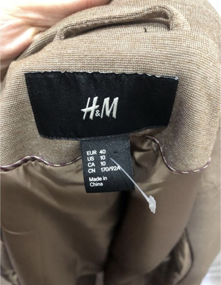 Бежевый пиджак расцветка {меланж} от h&m в размере М