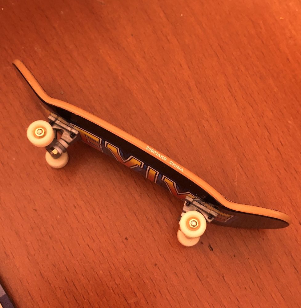 Mini Skate TechDesk