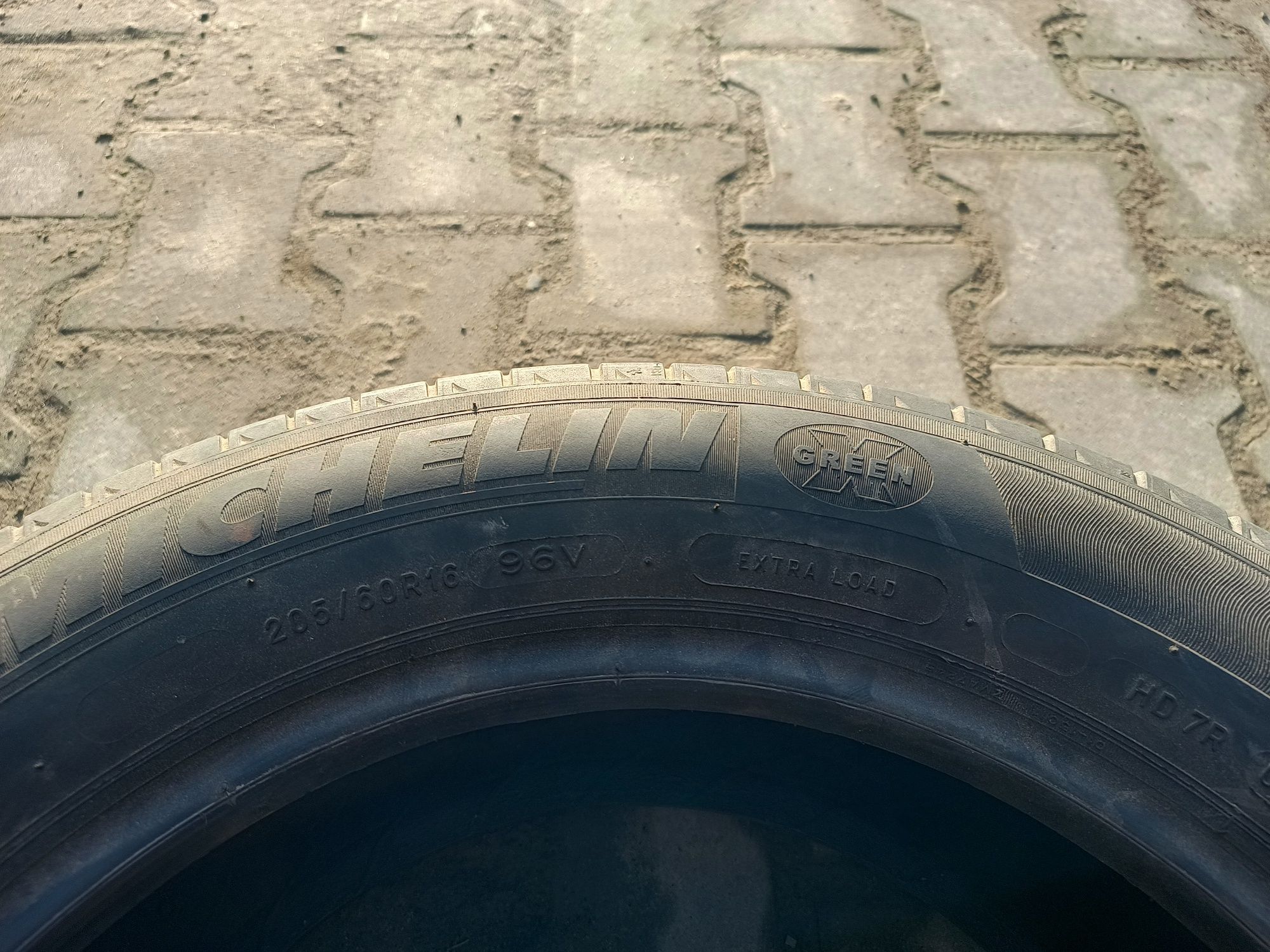 Opony letnie Michelin 205/60R16 96V