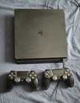 Sprzedam Ps4 z dwoma padami