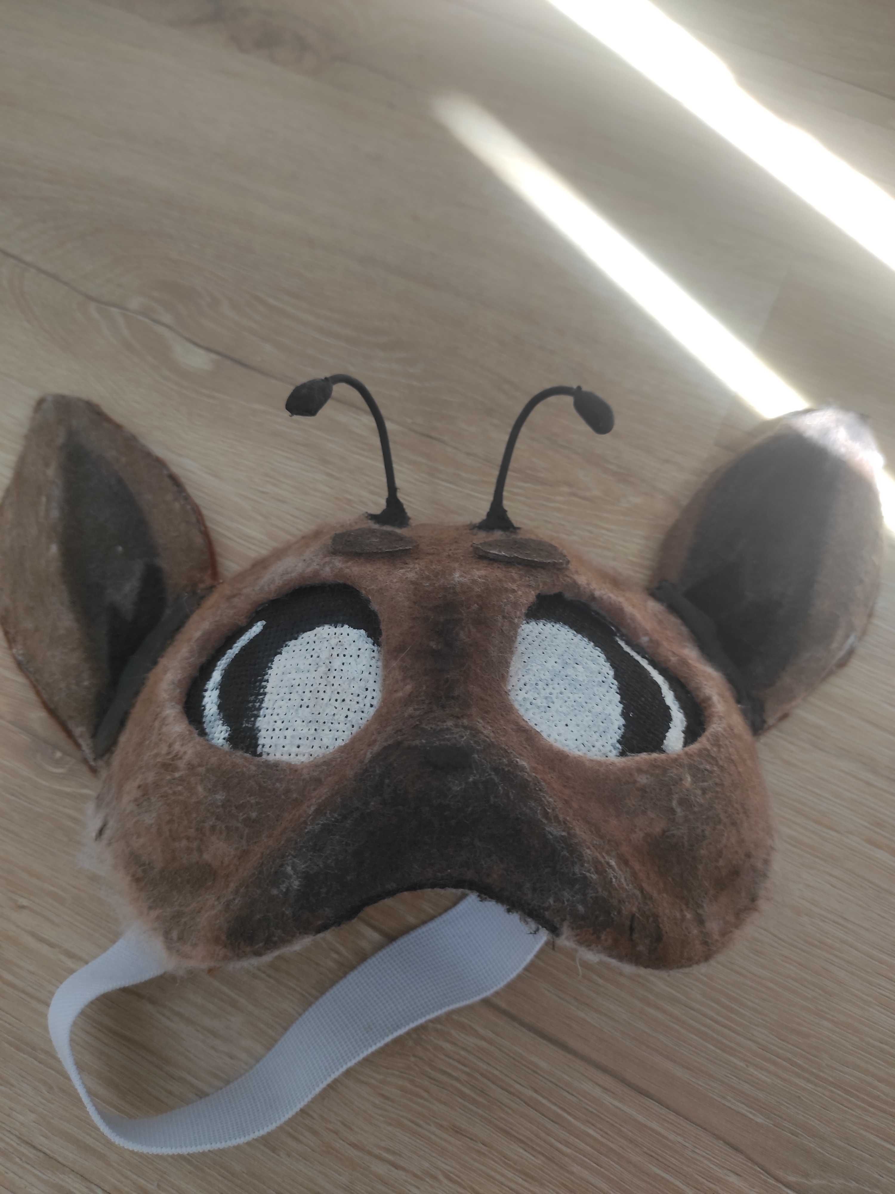 Maska Therian Eevee (Pokémon)