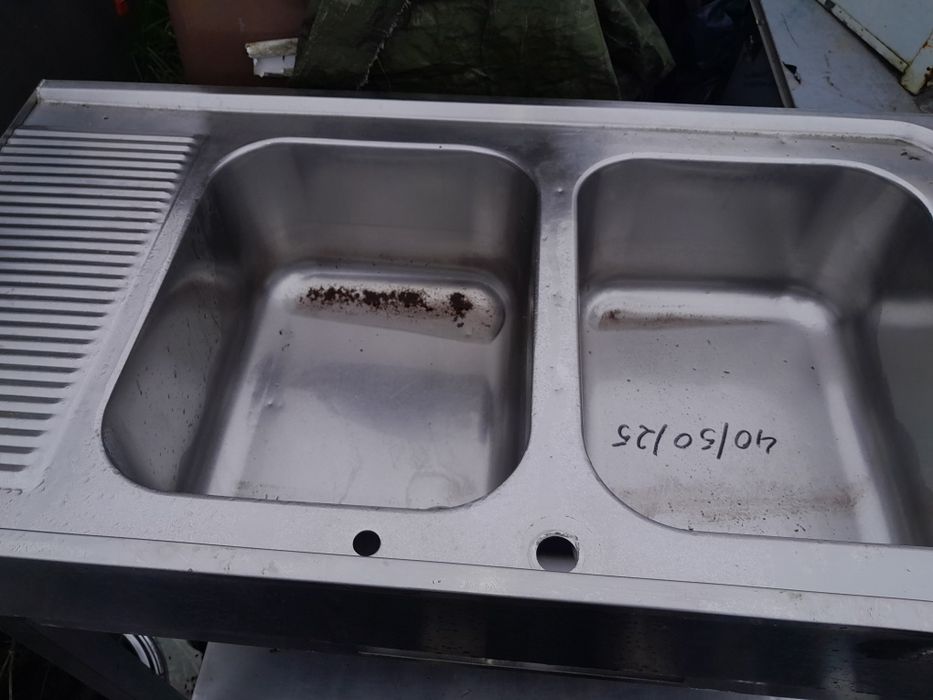 Zlewozmywak że stali nierdzewnej