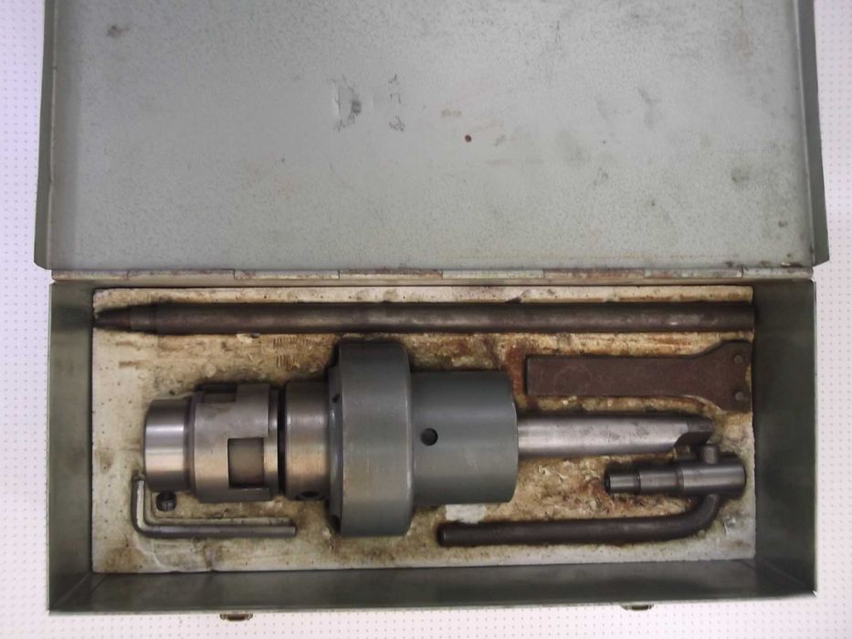 Cabeça auto-reversível para roscar “Brooke Tools”