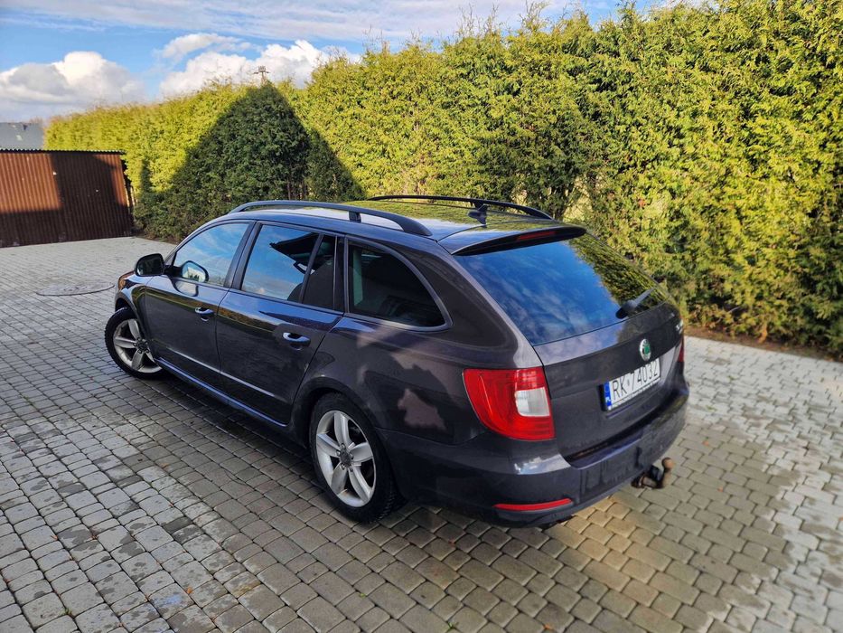 SKODA SUPERB 1.6 TDI KOMBI 2011r.  271000 km