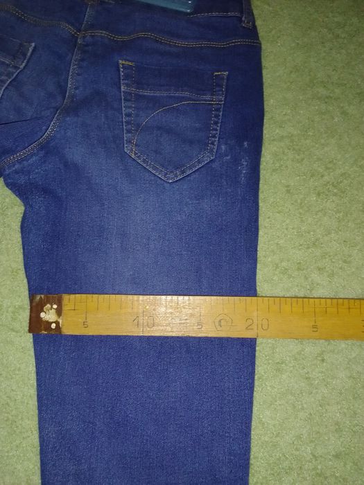 Джинсы утеплённые 140р. на девочку 9-11лет