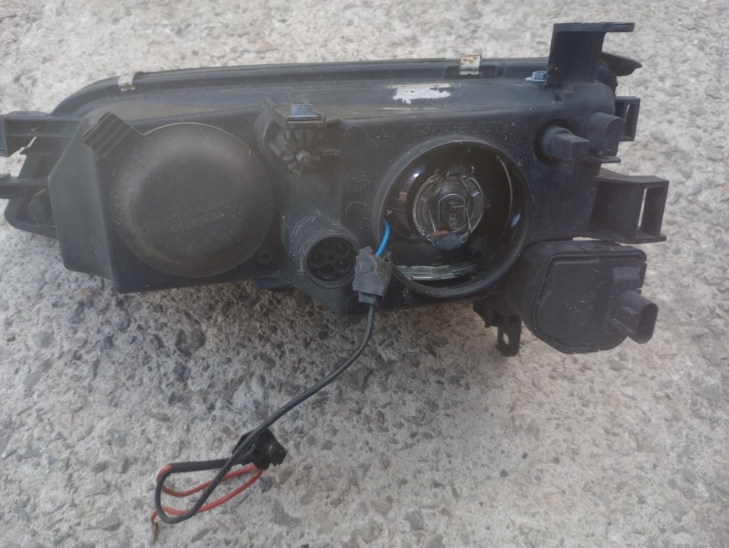 Opel Vectra B przed lift lampa prawa prawy przód