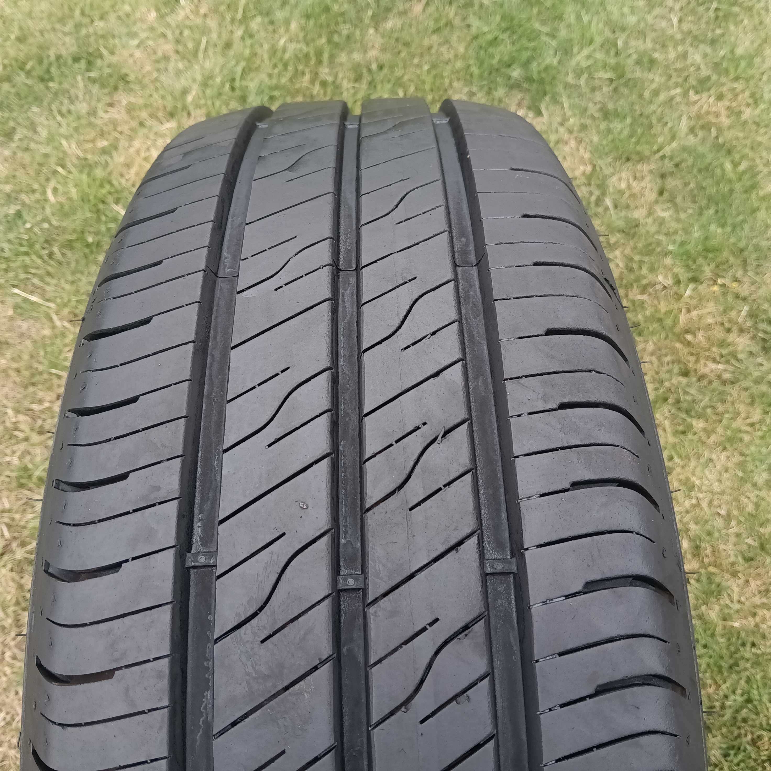 opona 215/65/16C Goodyear Efficient Grip Cargo 2 1 sztuka 9mm 2024