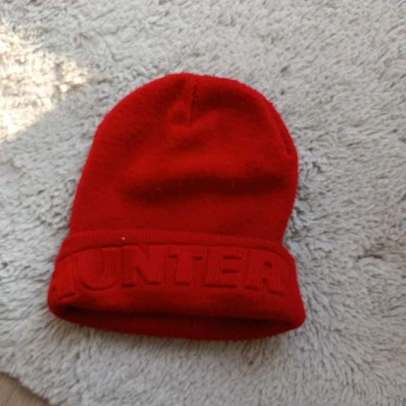 Czerwona czapka Reserved 12 l.