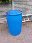Plastikowy zbiornik po płynie z dwoma wlewami - 200L