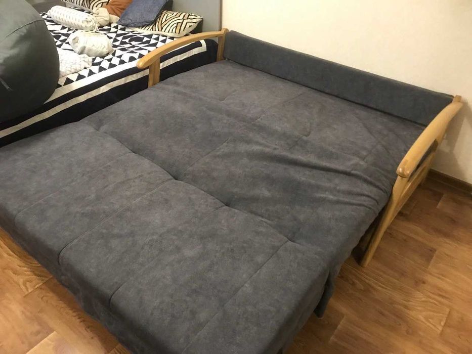 Продається розкладний диван