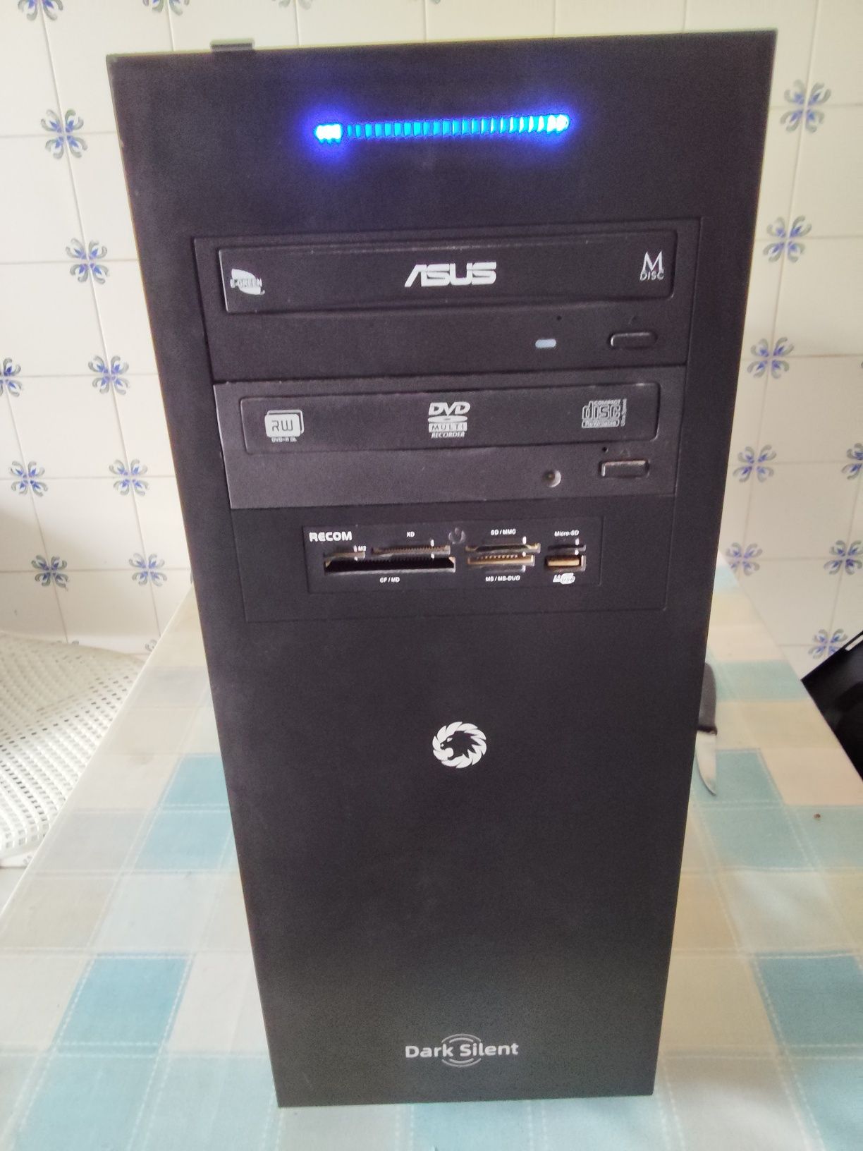 Vendo caixa ATX dark silent nova