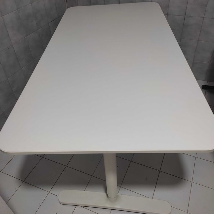 Secretária escritório/gabinete/consultório