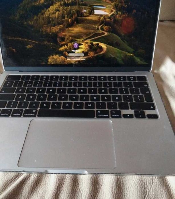 MacBook Air 13 M2 CPU 8 core GPU 10 core 512 gb