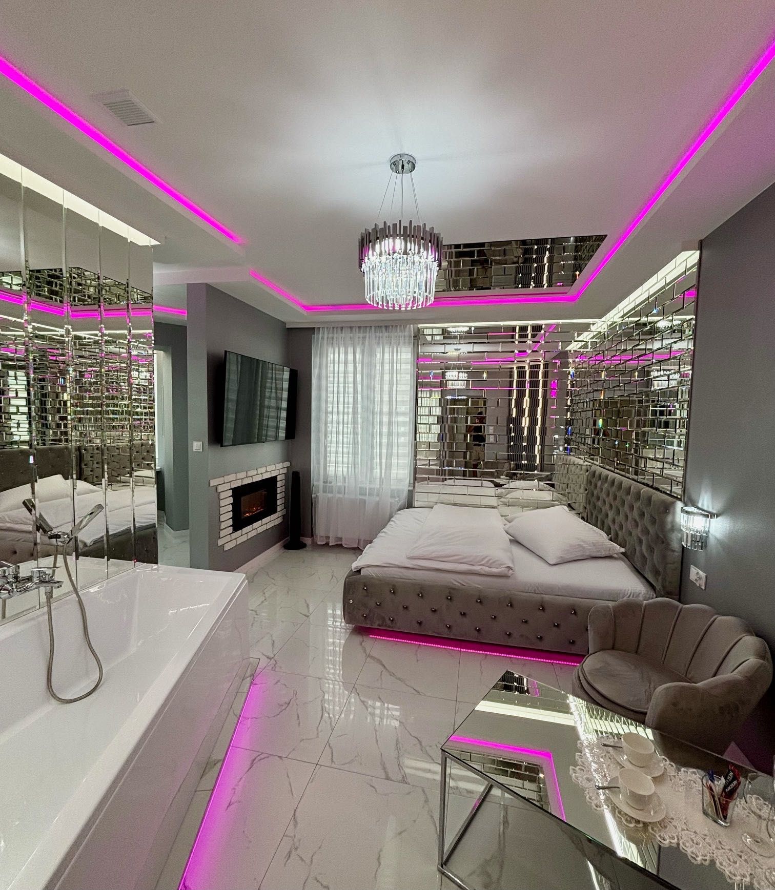 Apartament "Prezydencki Deluxe" Centrum dużą wanną dla Dwojga Gniezno