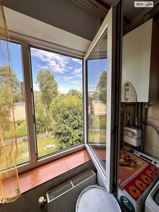 Продаж 3 кімнатної з ао, мікрорайон Сонячний