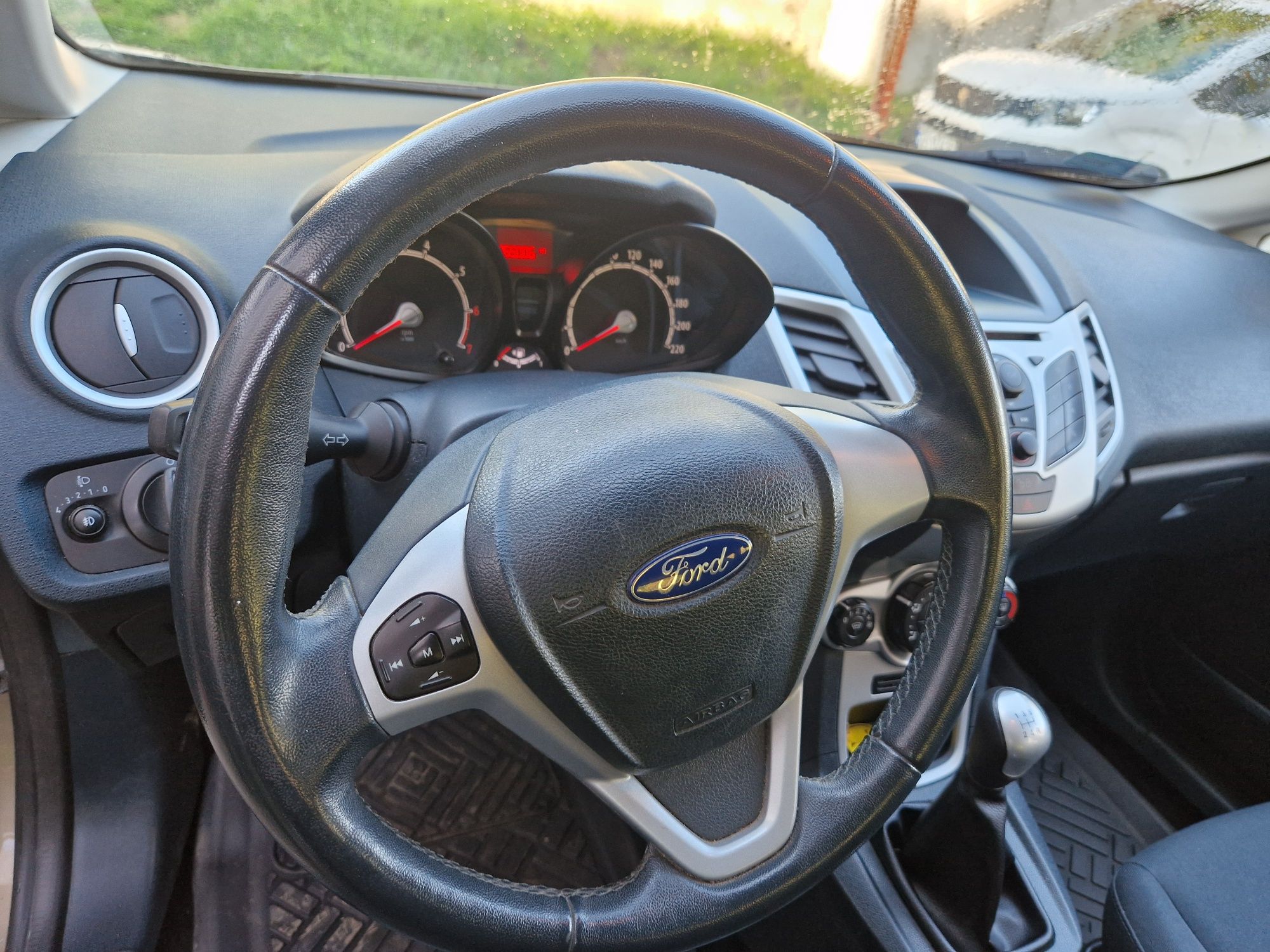 Ford Fiesta 2011 1.25 benzyna mały przebieg
