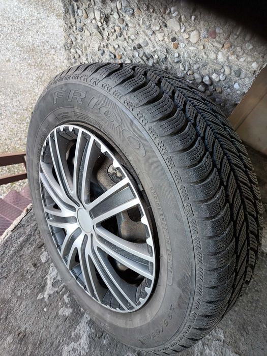 Felgi stalowe z oponami zimowymi ford mk2