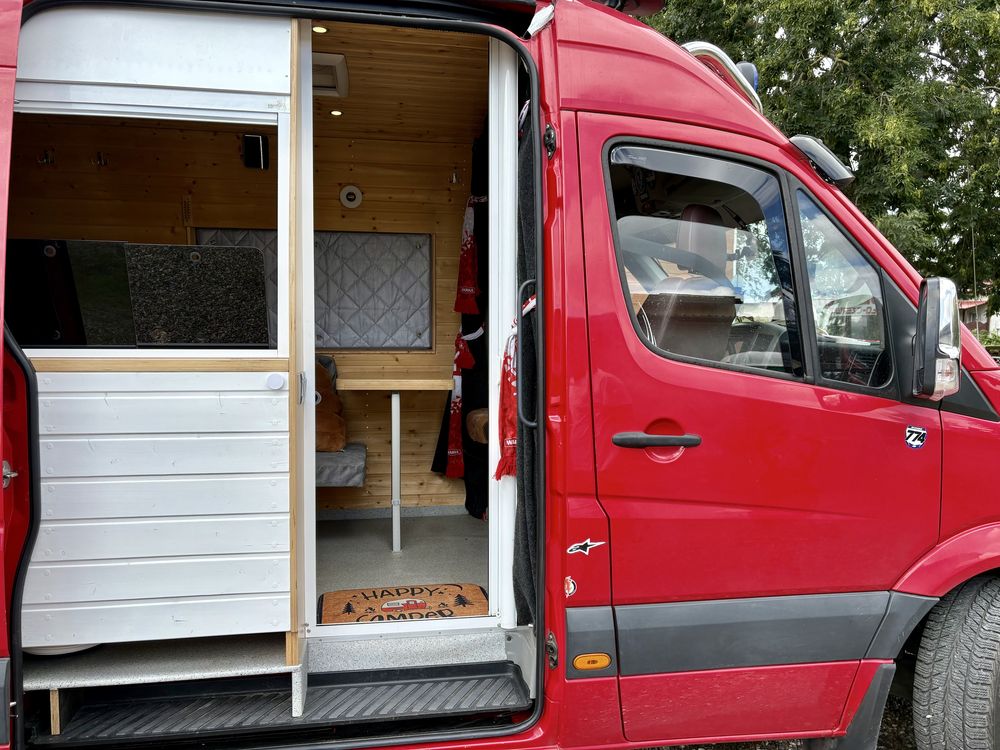 Mercedes Sprinter kamper van camper