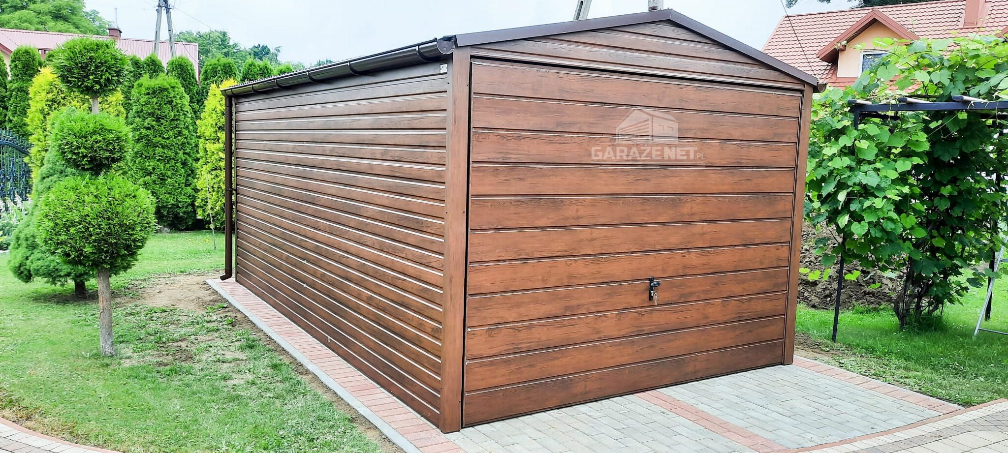 GARAŻ BLASZANY 3m x 6m Brama Uchylna - Ciemny Orzech Rynny 3x6 GB247