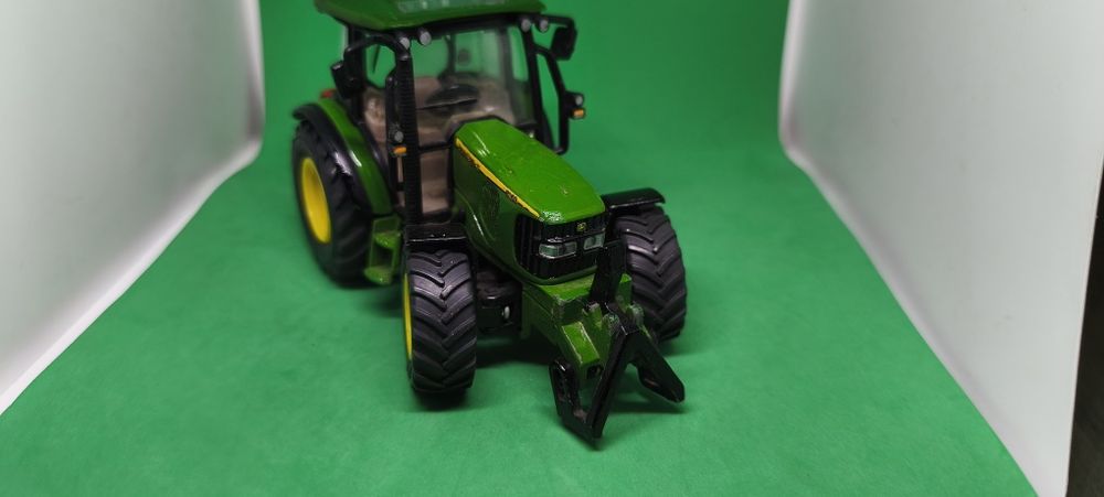 Siku traktor John Deere 1 32