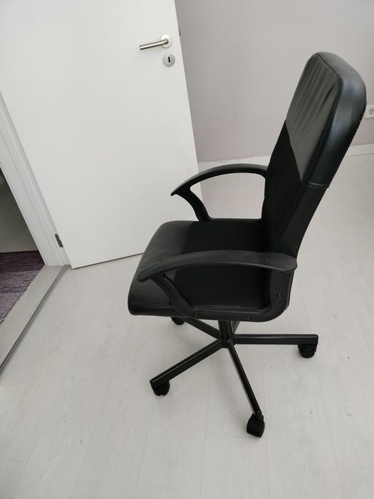 Cadeira escritório ótima estado